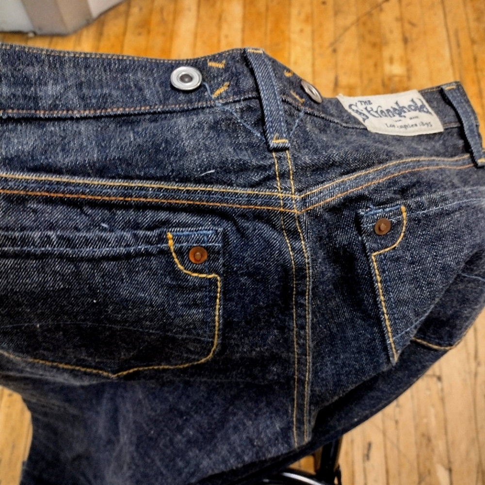 Strong hole Woman's Jean's